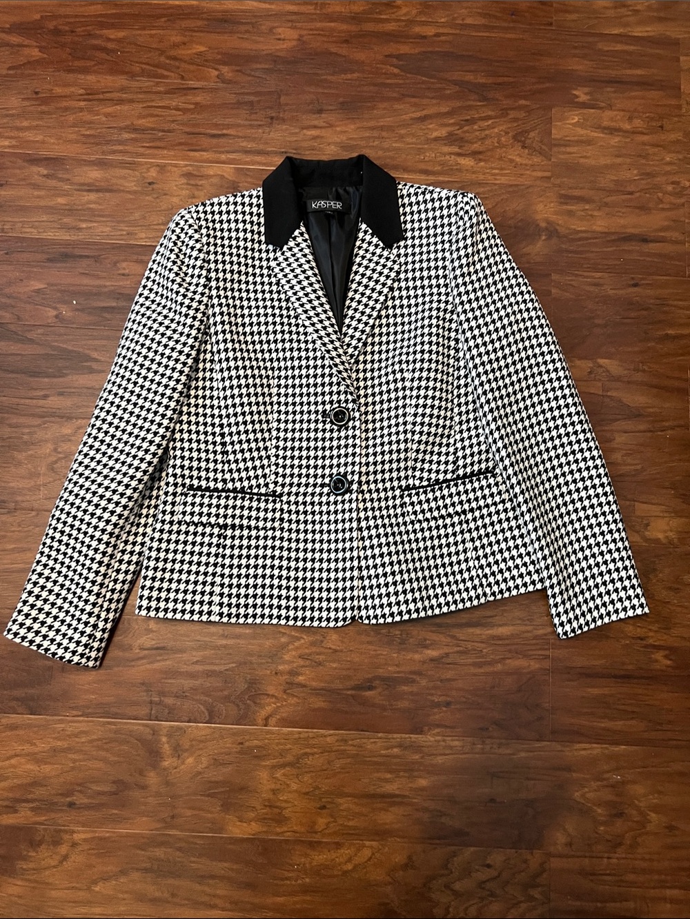 Kasper Black & White Houndstooth Blazer with Black Collar